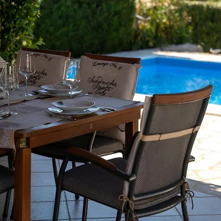 Mainenti Holiday home